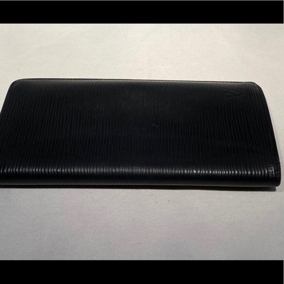 Louis Vuitton Epi Noir Brazza Wallet - Picture 5 of 12